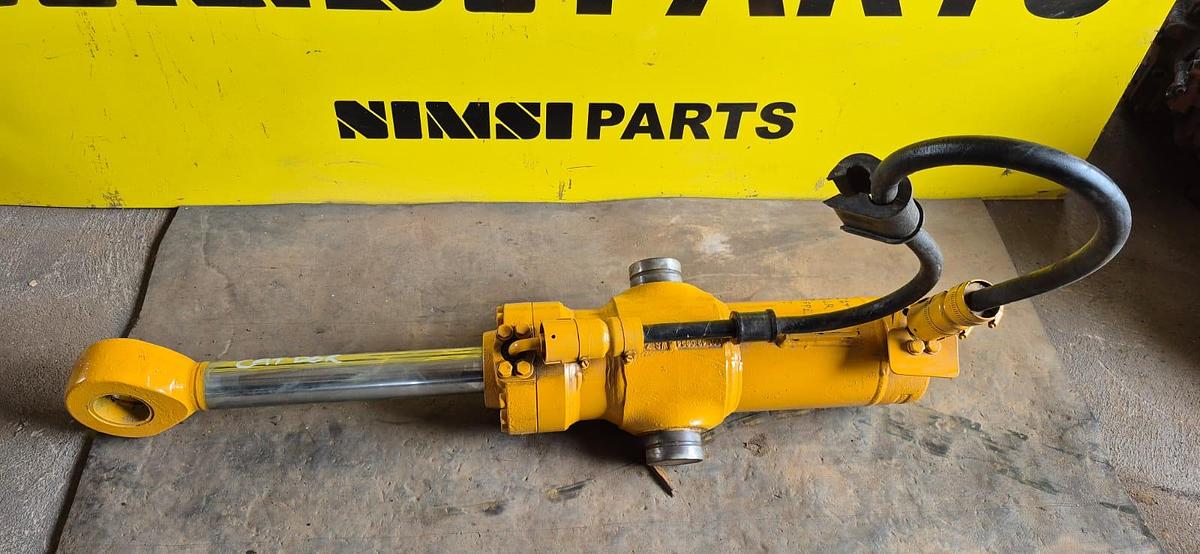 Used CAT D6R RIPPER CYLINDER (USED)