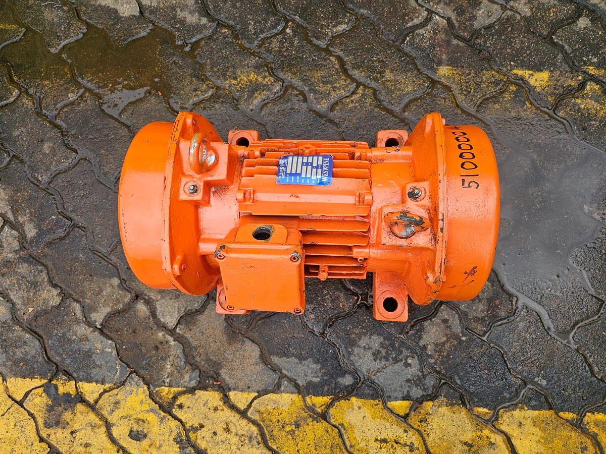 Used 1.5KW VIBRATING MOTOR(USED)