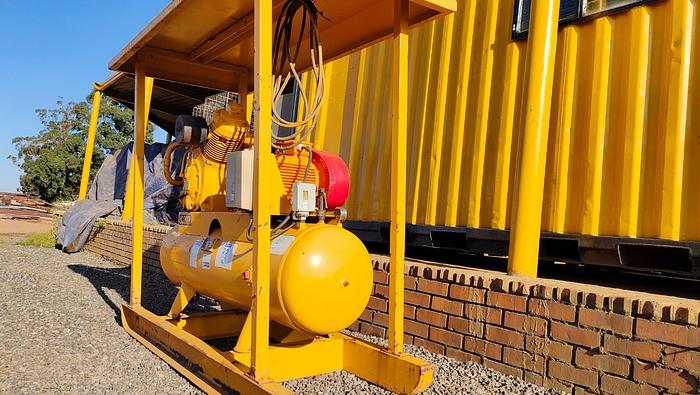 Used 13 BAR DUAL CHAMBER 7.5KW 400V INGERSOLL-RAND TYPE 30 COMPRESSOR (NOT TESTED)