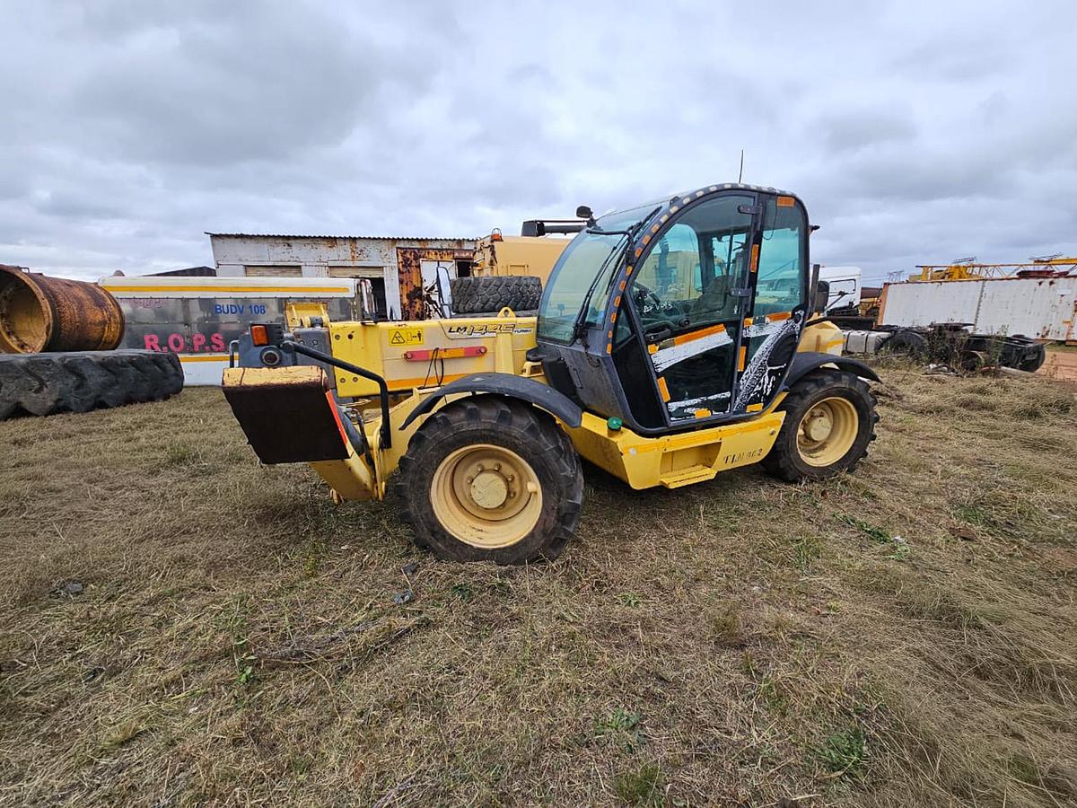 Used NEW HOLLAND LM1445 TELEHANDLER