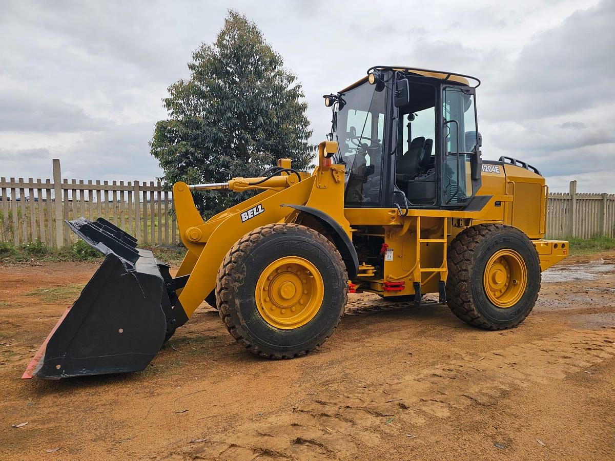 Used BELL L1204E FRONT END LOADER (USED)