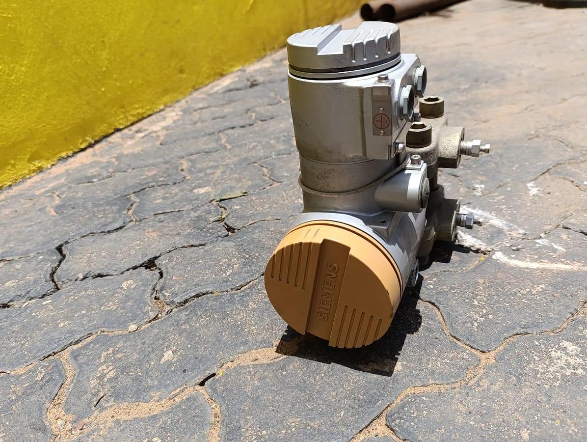 Used SIEMENS DIFF PRESSURE VALVE 130 TO 640 MBAR