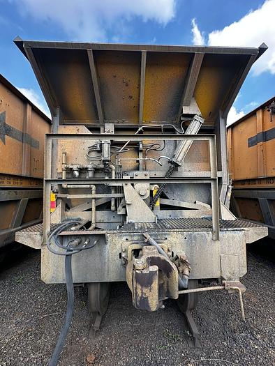 Used RDS BOTTOM SIDE DISCHARGE HOPPER