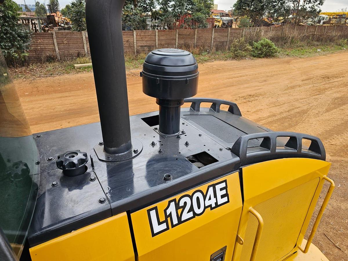 Used BELL L1204E FRONT END LOADER (USED)