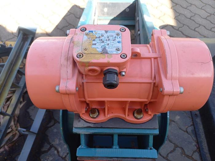 Used MINI VIBRATING SCREEN WITH 2 VIBRATING MOTORS