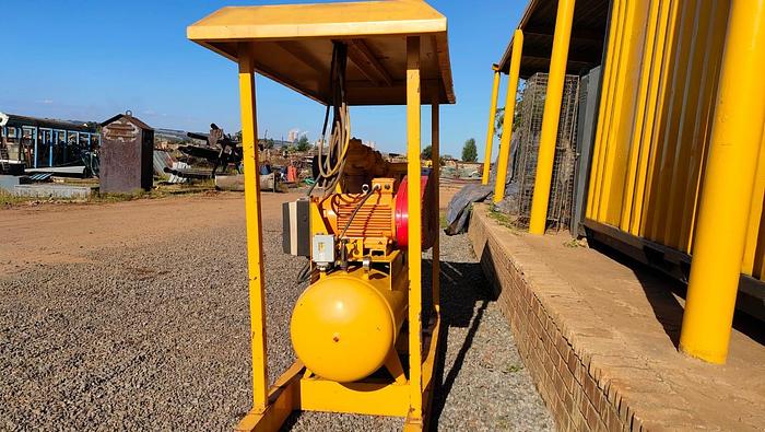 Used 13 BAR DUAL CHAMBER 7.5KW 400V INGERSOLL-RAND TYPE 30 COMPRESSOR (NOT TESTED)