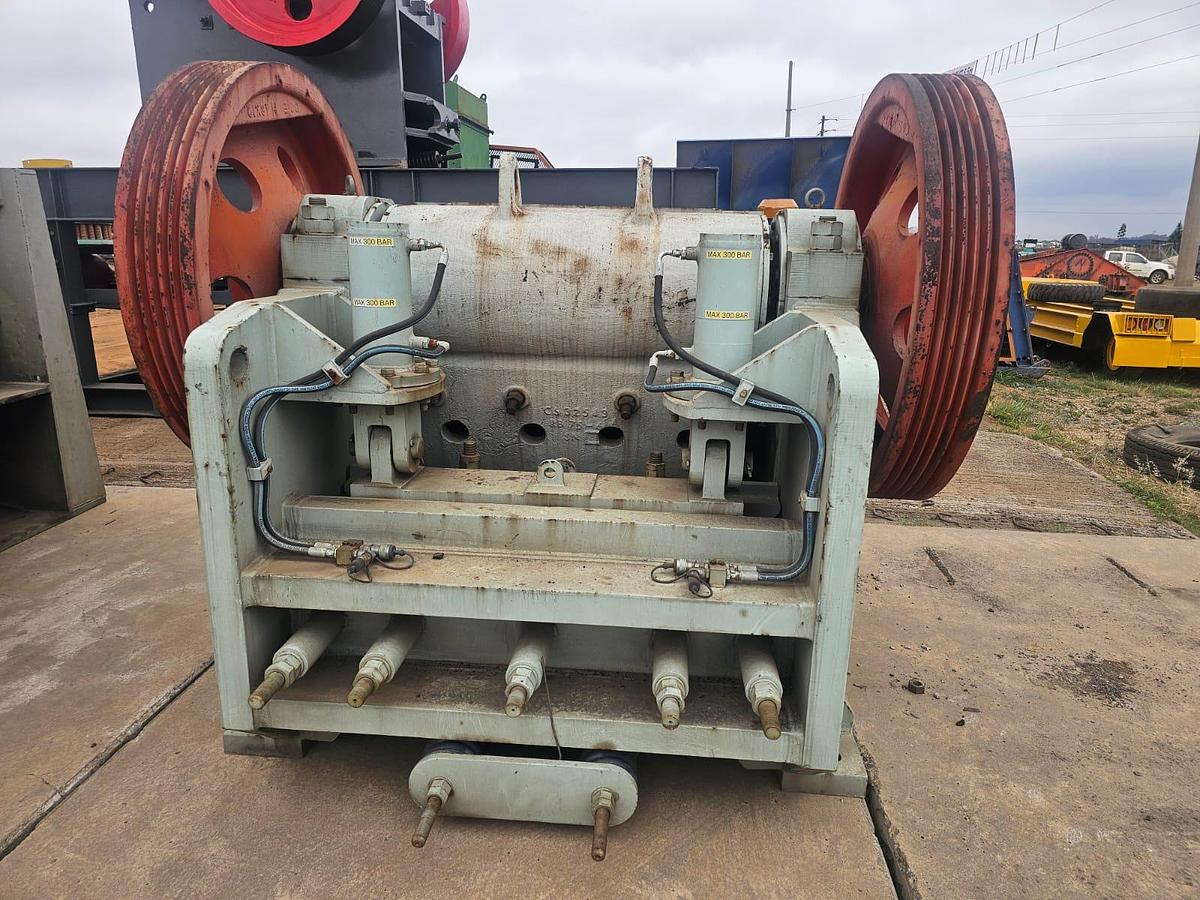 Used OSBORN JAW CRUSHER (48 INCH X 12 INCH)