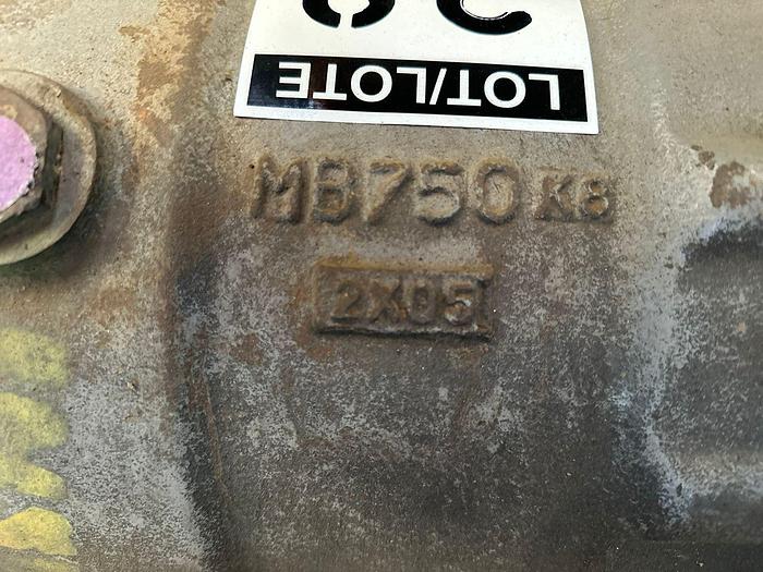 Used KAWASAKI HYDRAULIC PUMP (NOT TESTED)