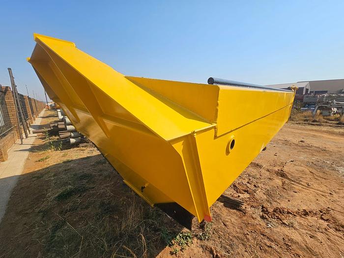 Used CATERPILLAR 730C2 BED