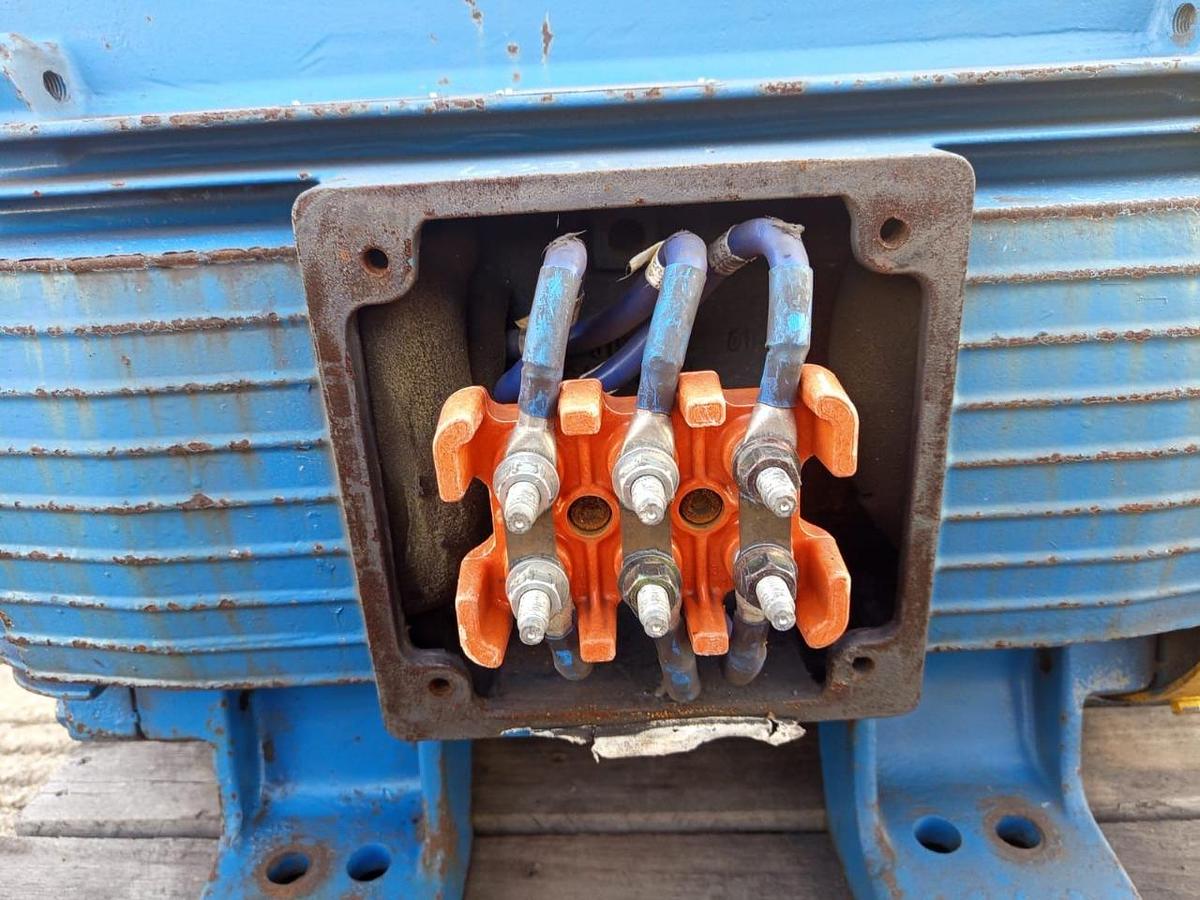 Used 132 KW INDUCTION MOTOR - USED CONDITION