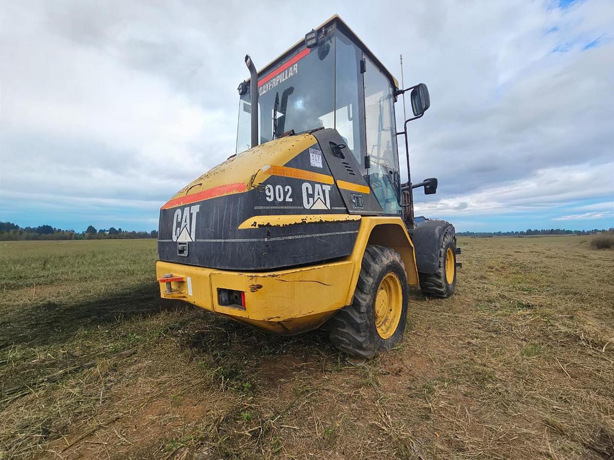 Used CATERPILLAR 902 WHEEL LOADER
