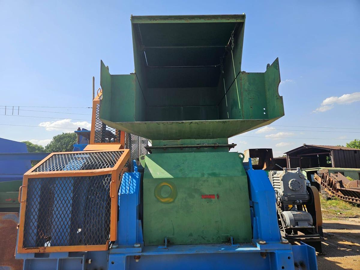 Used ADJUSTABLE DOUBLE DRUM CRUSHER WITH FEEDBIN (USED)