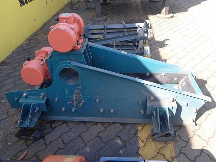 Used MINI VIBRATING SCREEN WITH 2 VIBRATING MOTORS