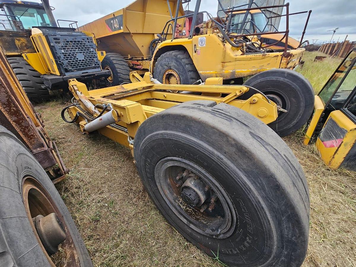 Used BIN HOOK TRAILER WITH LIFT CYCLINDERS