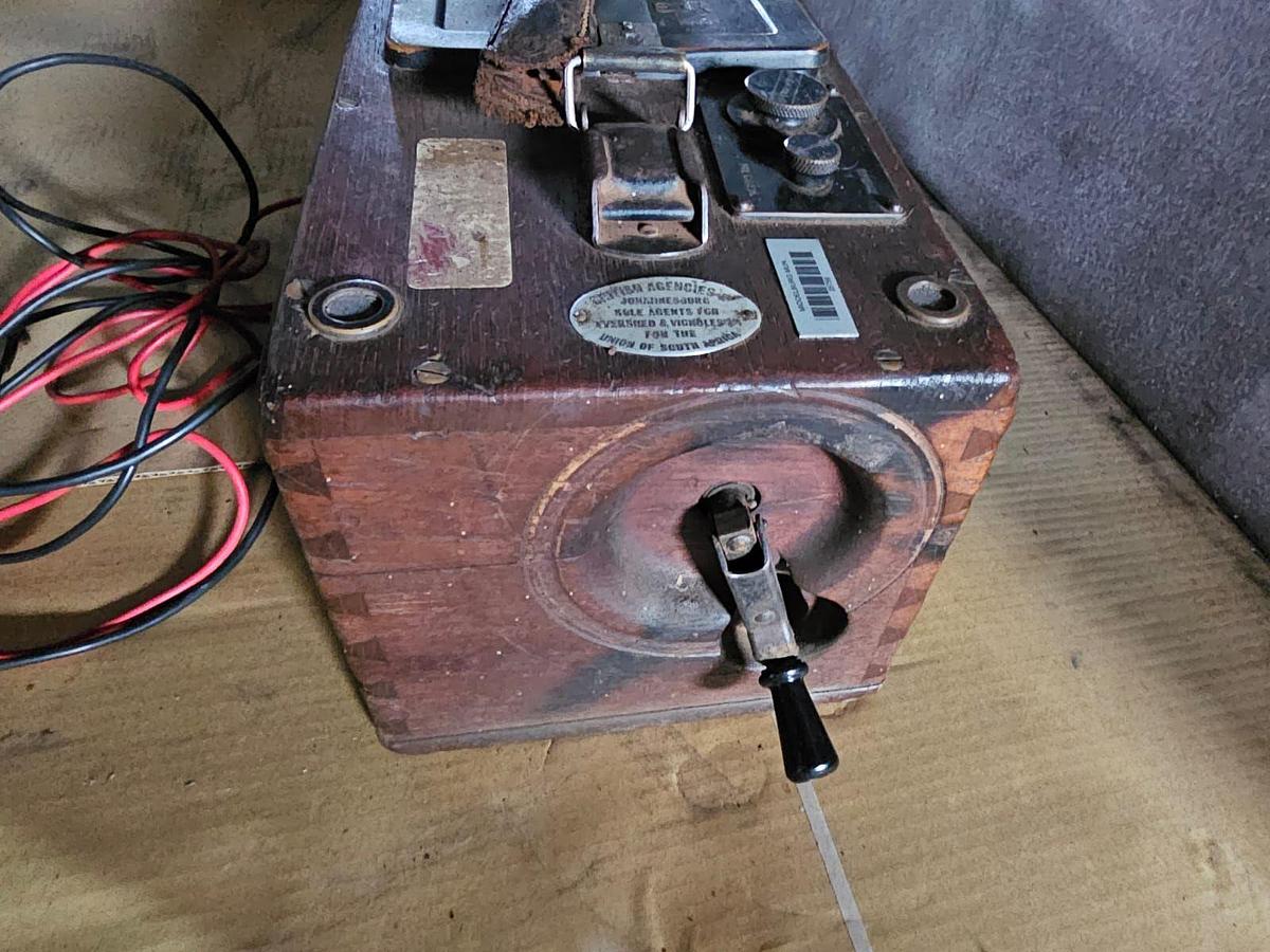 Used  ANTIQUE EVERSHED'S BRIDGE MEGGER TESTING SET