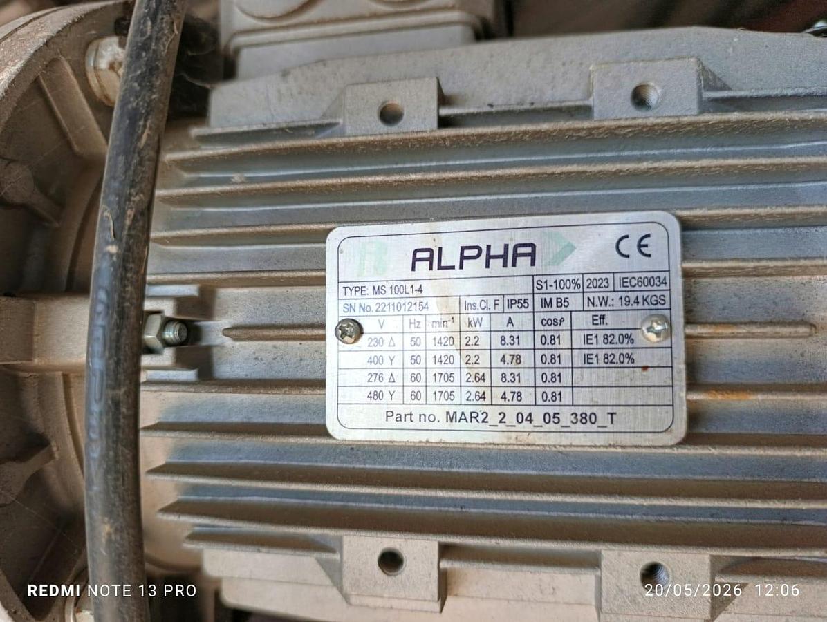 Used 5500L MIXING TANK, AGITATOR WITH 8 METER CONEYOR STRUCTURE
