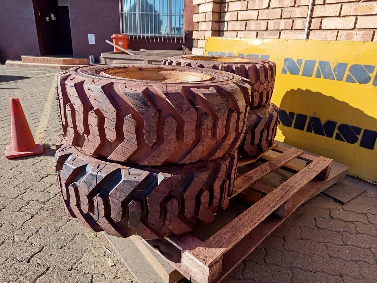 Used MICHELIN BIBSTEEL ALL TERRAIN TYRES 260/70R 16.6 IND X4