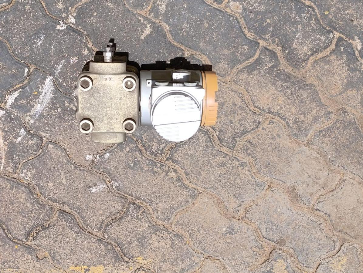 Used SIEMENS DIFF PRESSURE VALVE 130 TO 640 MBAR