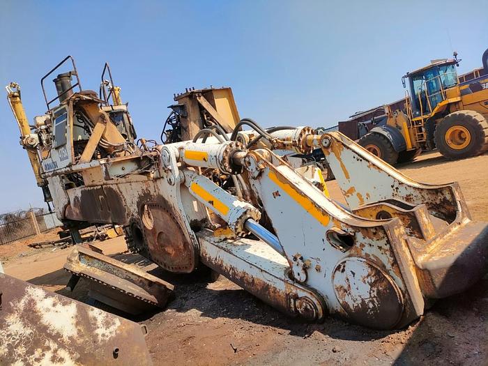 Used KOMATSU 475A DOZER WITH ENGINE, RIPPER AND BLADE (PARTIALLY STRIPPED
