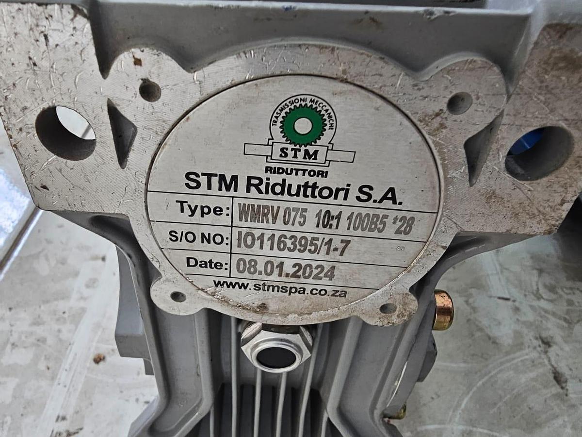 Used 2.2 KW MOTORIZED GEARBOXES