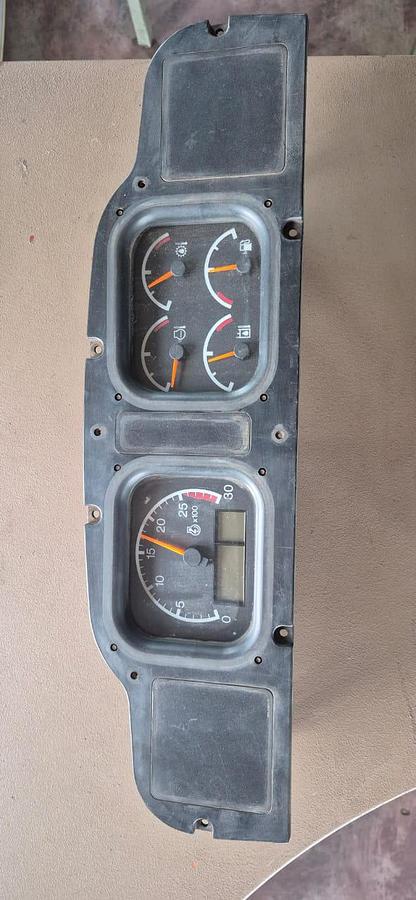 Used CAT CLUSTER (USED)