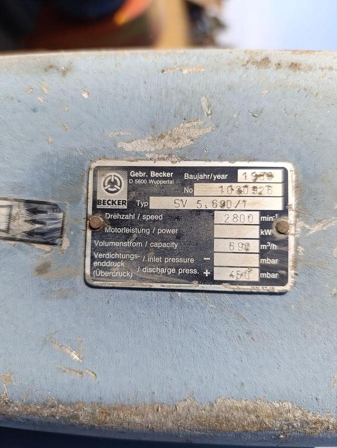 Used SUBMERSIBLE PUMP WITH ELECTRIC MOTOR