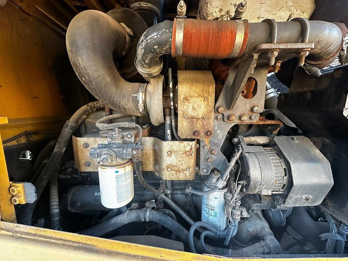 Used KOMATSU WA250-6 FRONT END LOADER - INOPERABLE