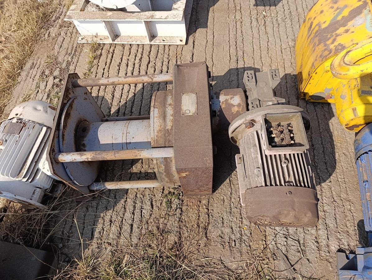 Used SINGLE DRUM WINCH WITH 2.2KW MOTOR