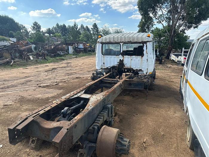 Used TOYOTA HINO TRUCK (STRIPPED) (NON-RUNNER)