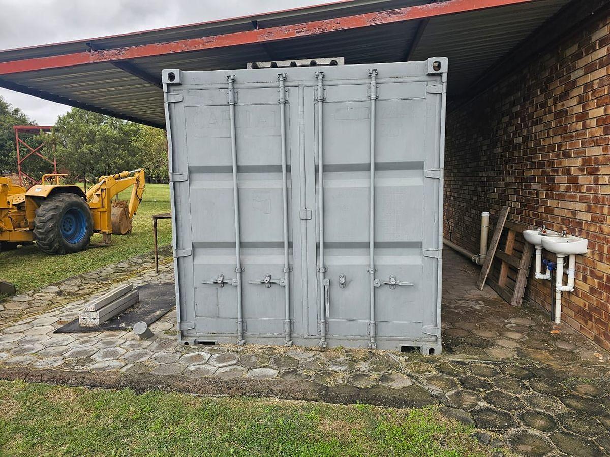 Used 6 METRE BATHROOM CONTAINER