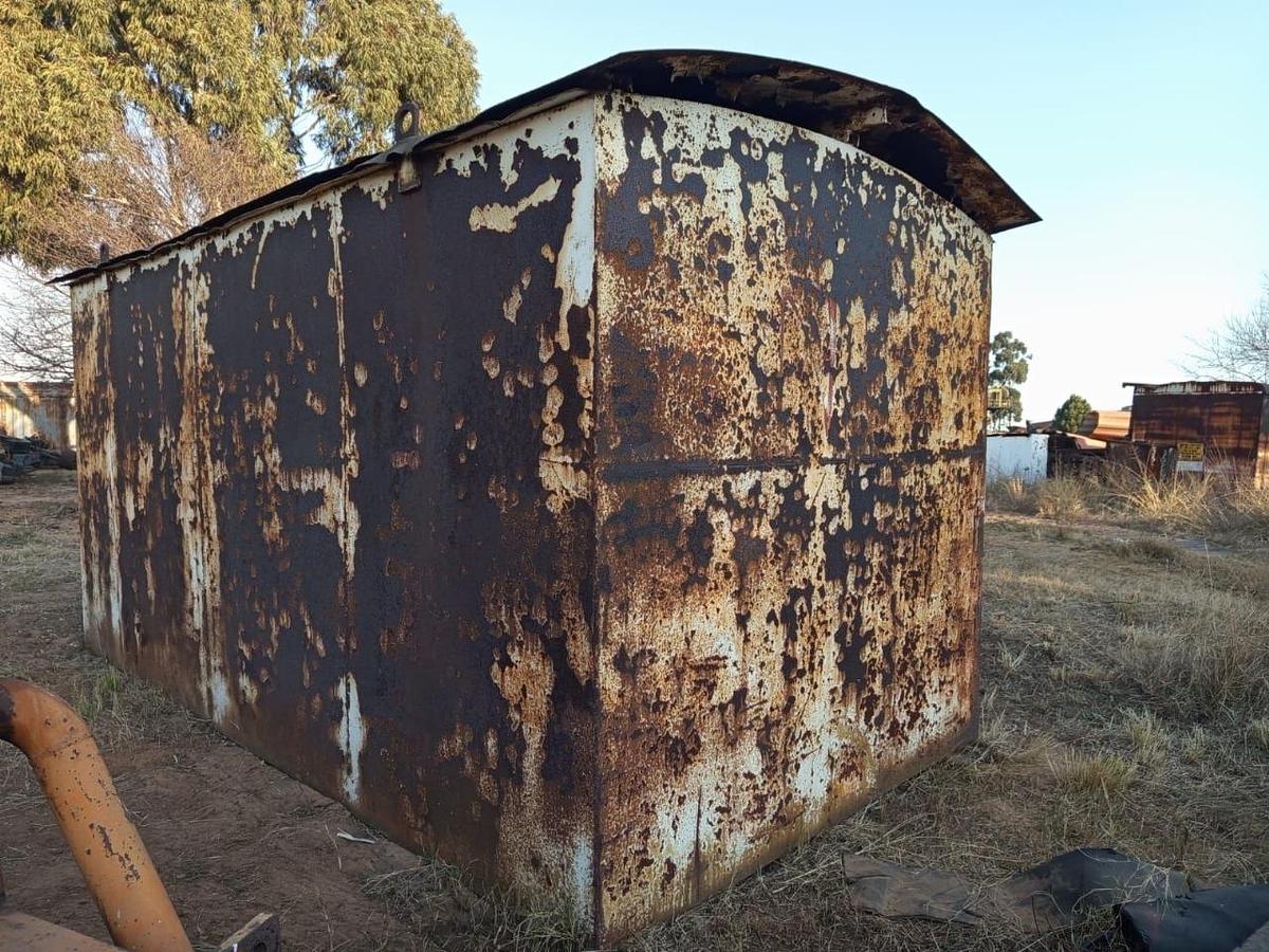 Used 4 METRE STORAGE CONTAINER - USED CONDITION