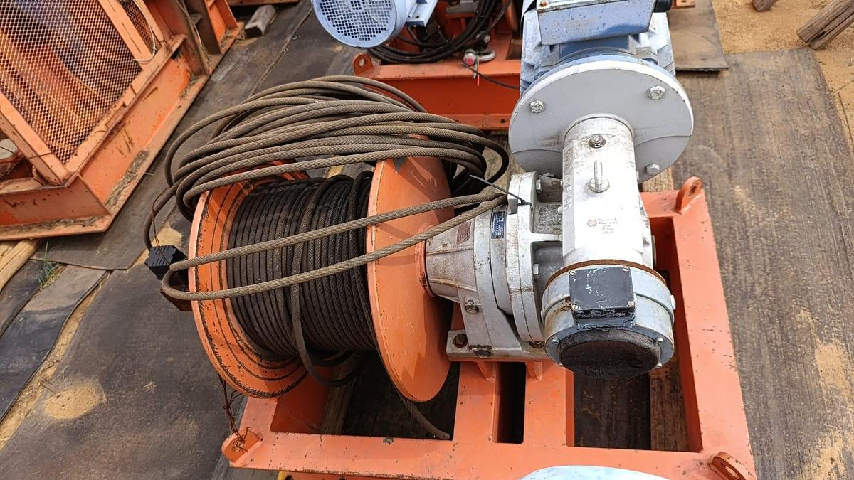 Used 11 KW SINGLE DRUM WINCH WITH MOTORIZED GEARBOX(USED)