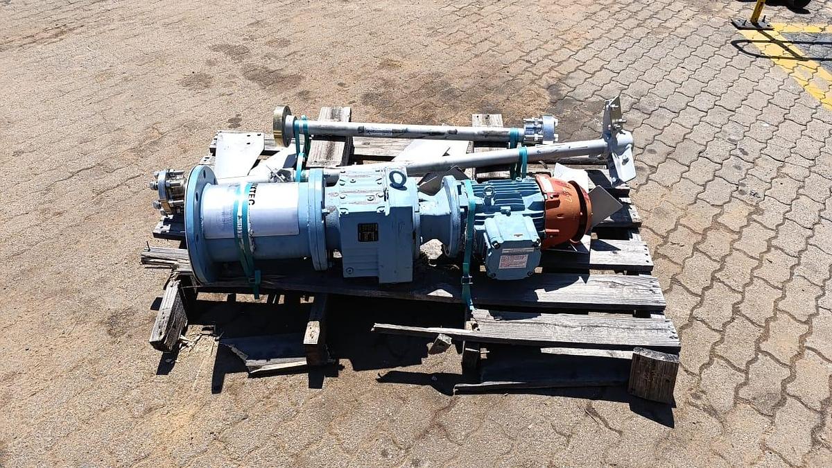 Used MIXTEC MOTOR AND MIXER 3KW AGETATOR