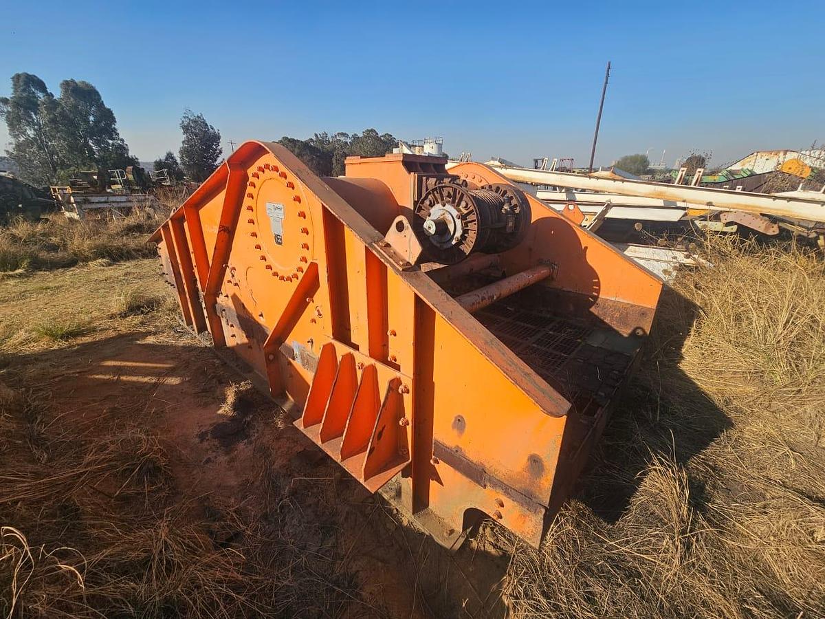 Used 6X11 SINGLE DECK SCREEN (USED)