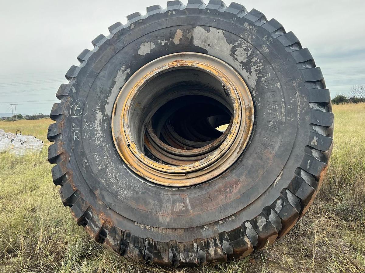 Used MIXED BRIDGESTONE EARTHMOVING TYRES - USED CONDITION