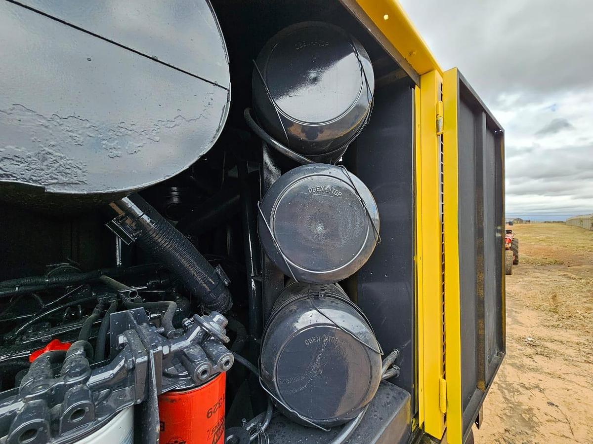Used ATLAS COPCO XAS 495 MOBILE COMPRESSOR WITH MERCEDES BENZ ENGINE - OPERATIONAL