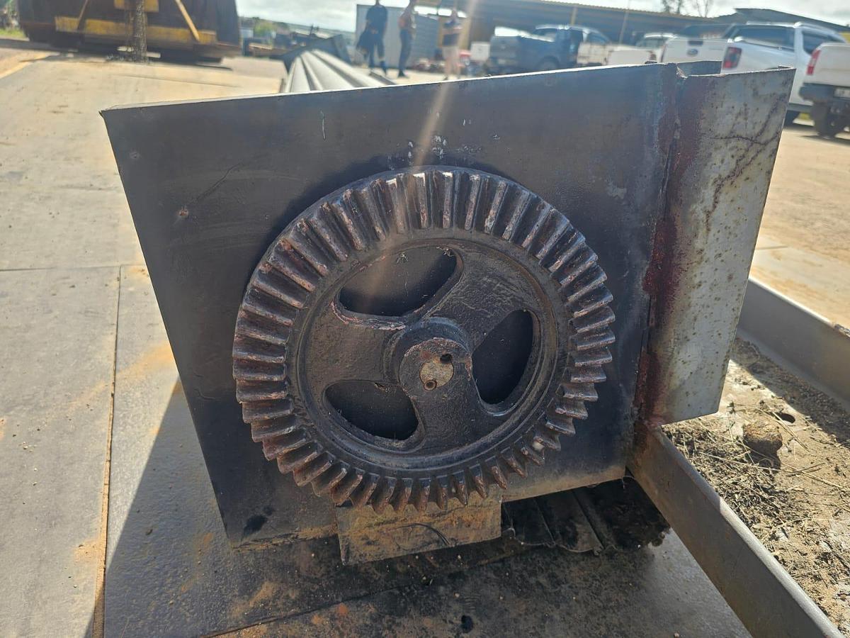 Used DOOR 5850MM X 260 MM (USED)