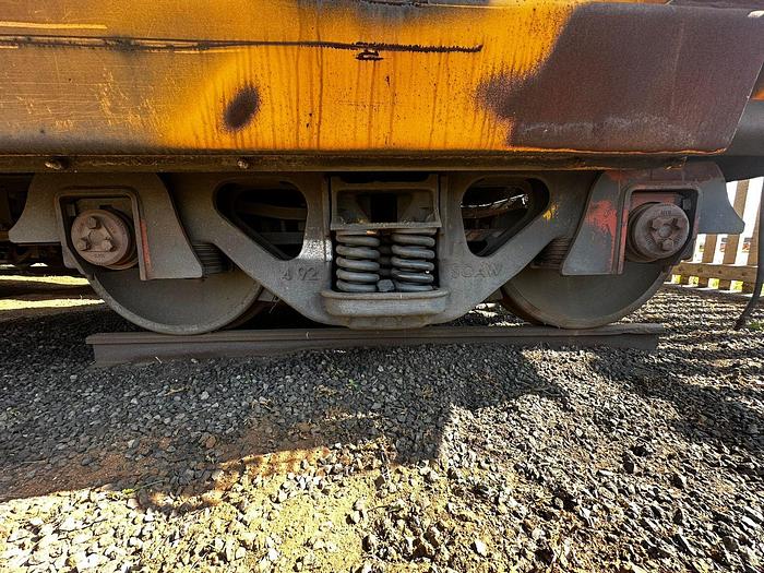 Used RDS BOTTOM SIDE DISCHARGE HOPPER