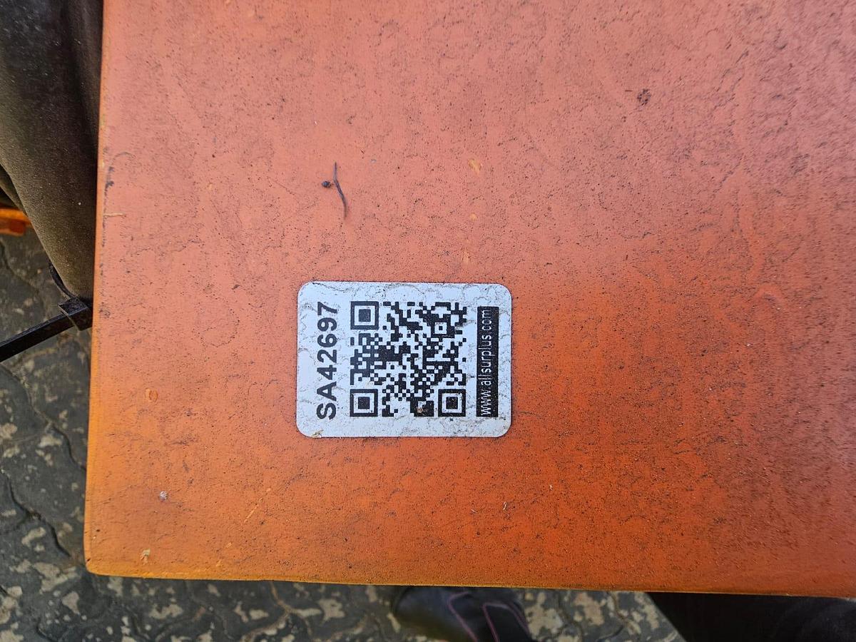 Used ELECTRIC WINCH WITH 2 ELECTRIC MOTORS , DV BOARD & REMOTE (USED)