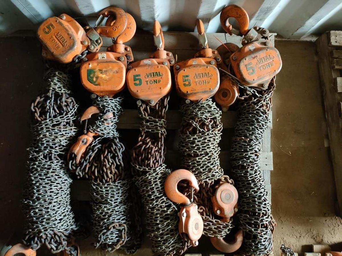 Used VARIOUS TON VITAL CHAIN BLOCKS - USED CONDITION