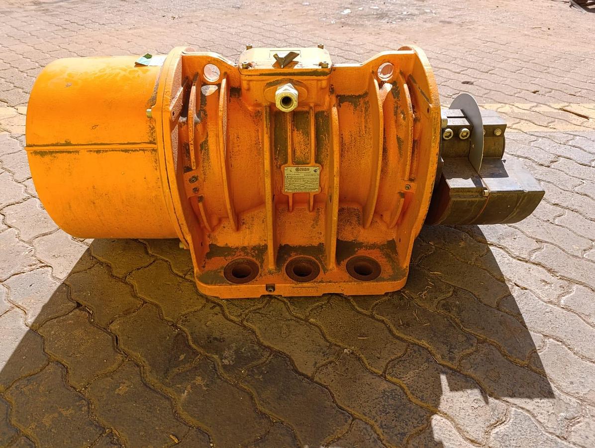 Used VIBRATING MOTOR 7.6KW
