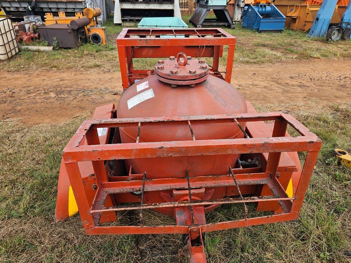 Used 400 LITRE SINGLE AXLE ZULFIRE TANKER TRAILER