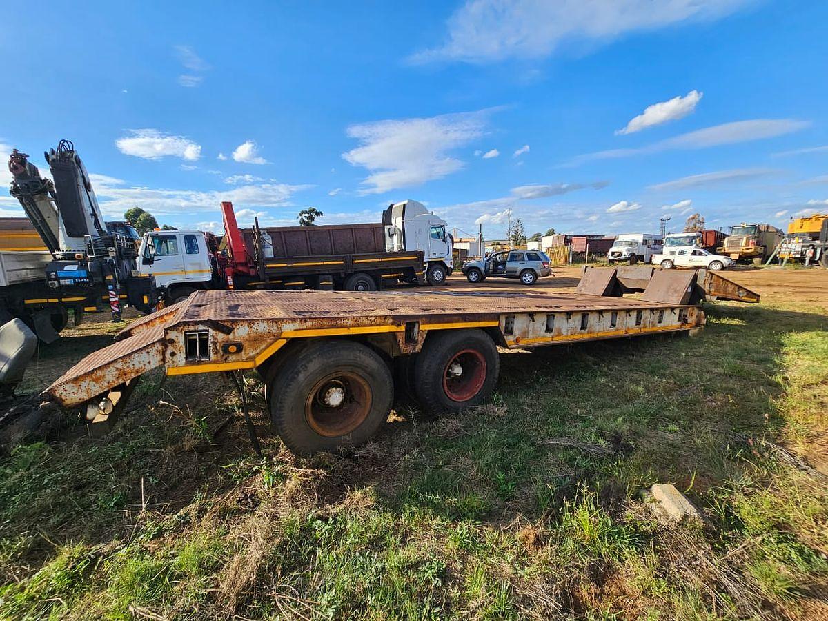 Used SWIFT LOWBED TRAILER