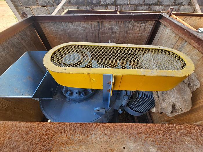 Used NEW VERTICAL IMPACT CRUSHER WITH 15 KW ELECTRICAL MOTOR