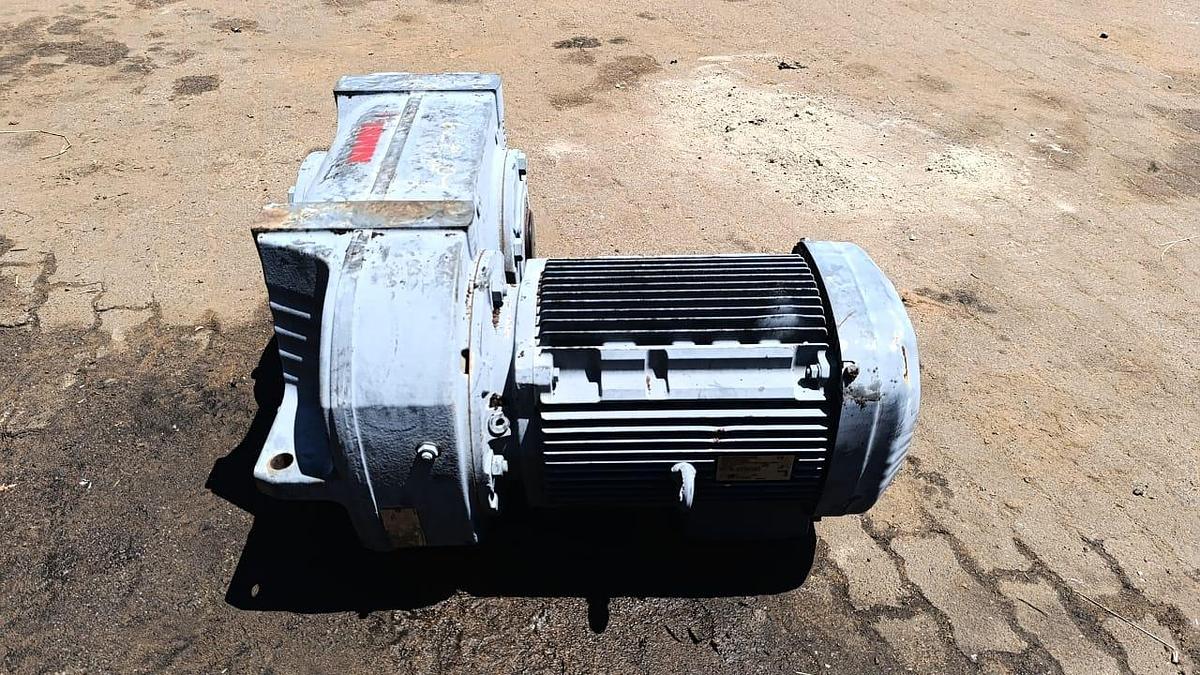 Used 13KW MOTOR WITH GEARBOX