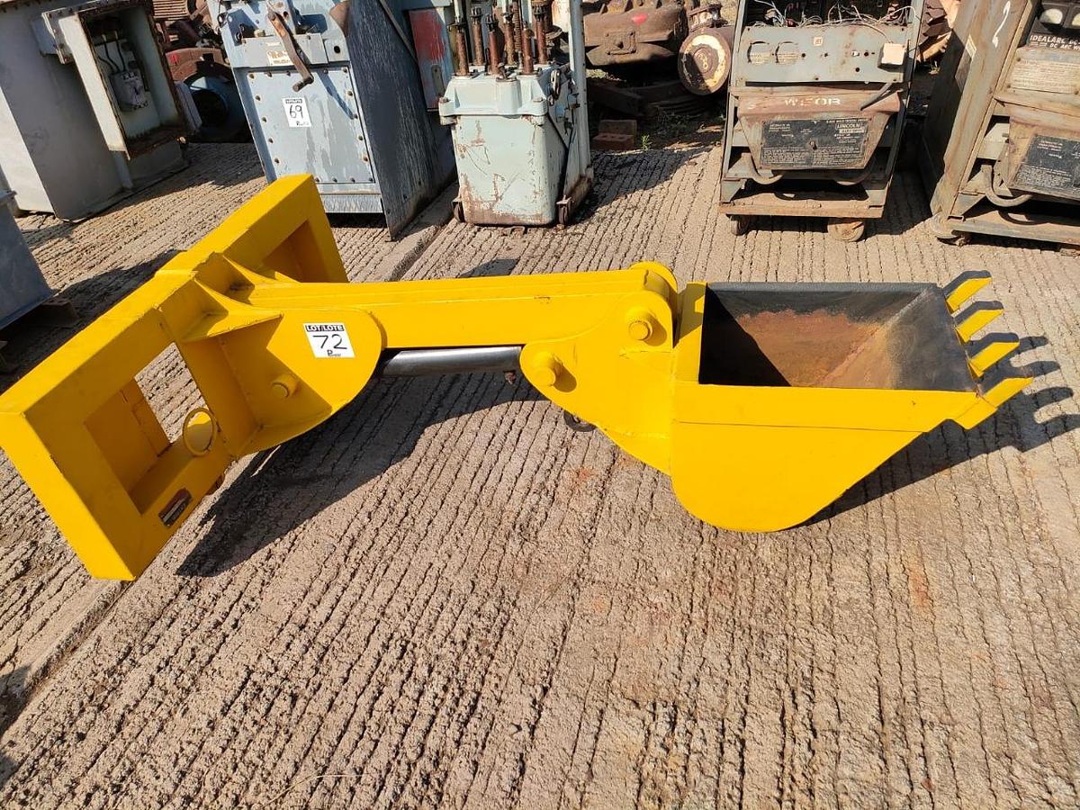 Used EXCAVATOR QUICK COUPLER BUCKET ATTACHMENT