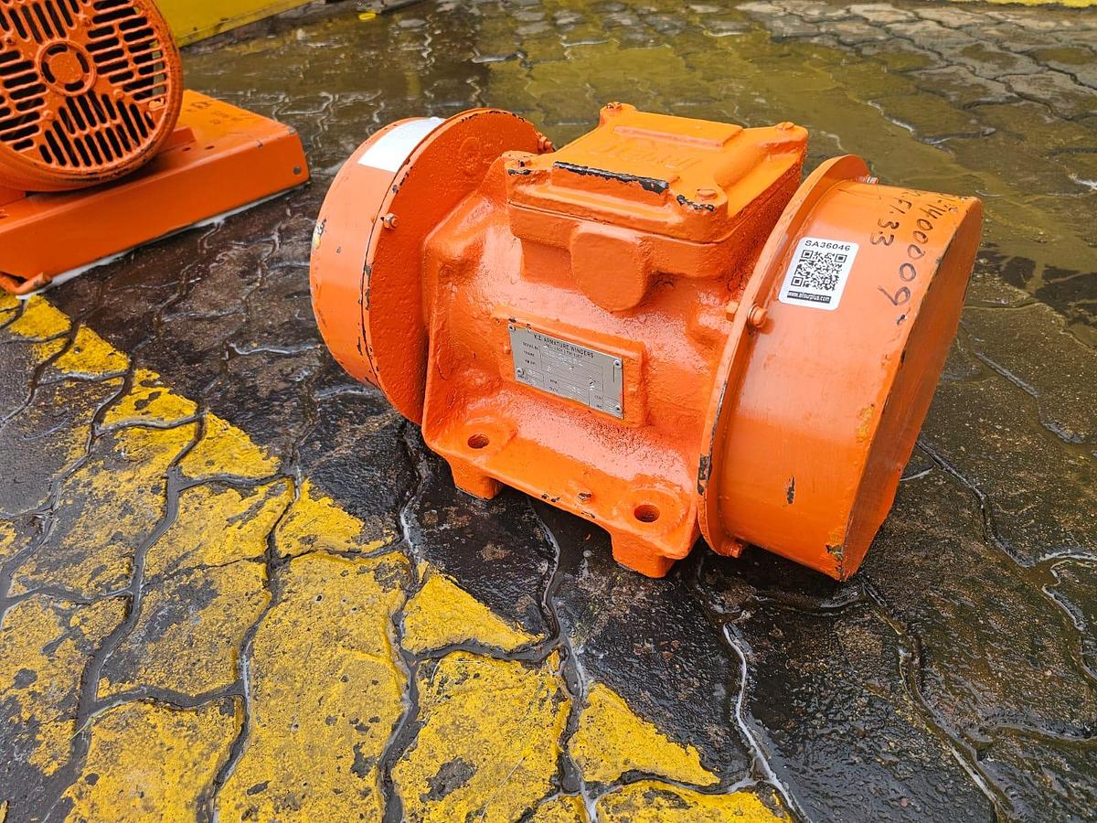 Used 3 KW VIBRATING MOTOR (USED)