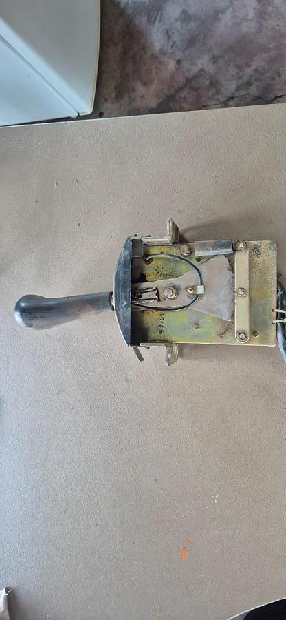 Used KOMATSU HM300-1 GEAT SELECTOR (USED)