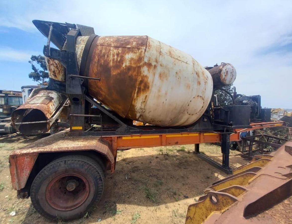 Used SIX CUBE READY-MIX CONCRETE MIXER ON TRAILER WITH DIESEL MOTOR AND HYDRAULIC DRIVES