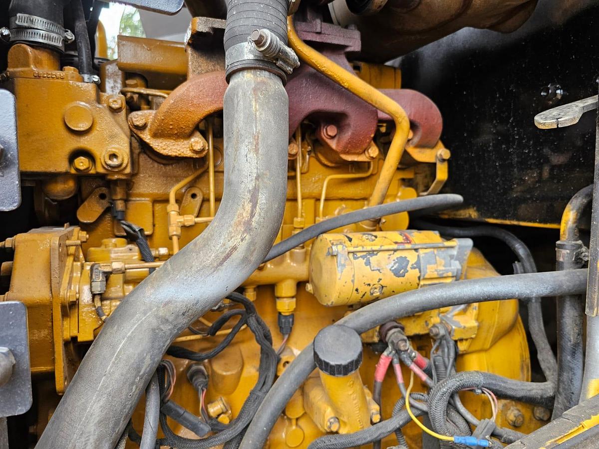 Used BELL L1204E FRONT END LOADER (USED)